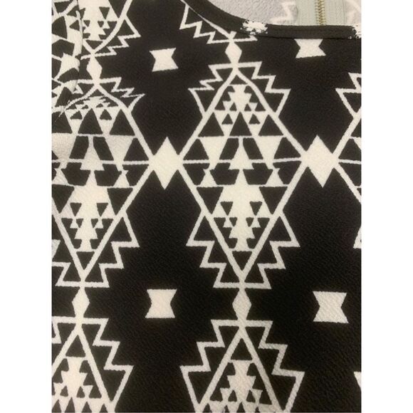 Cute Lularoe Dress - Picture 6 of 6